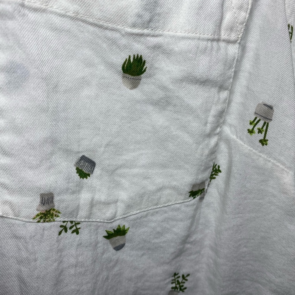 XL old navy button down shirt succulents